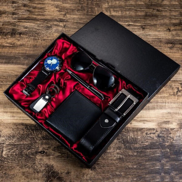 Gift pack with sunglasses, wallet, belt, cufflinks and card
